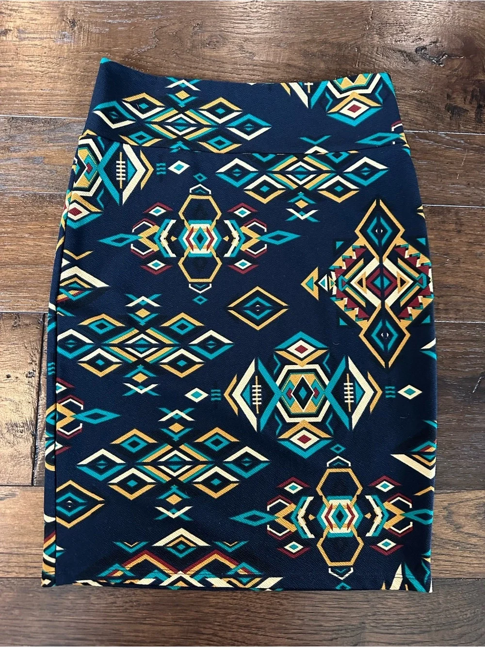 LuLaRoe Women’s Navy Aztec Print Pencil Skirt- size Large